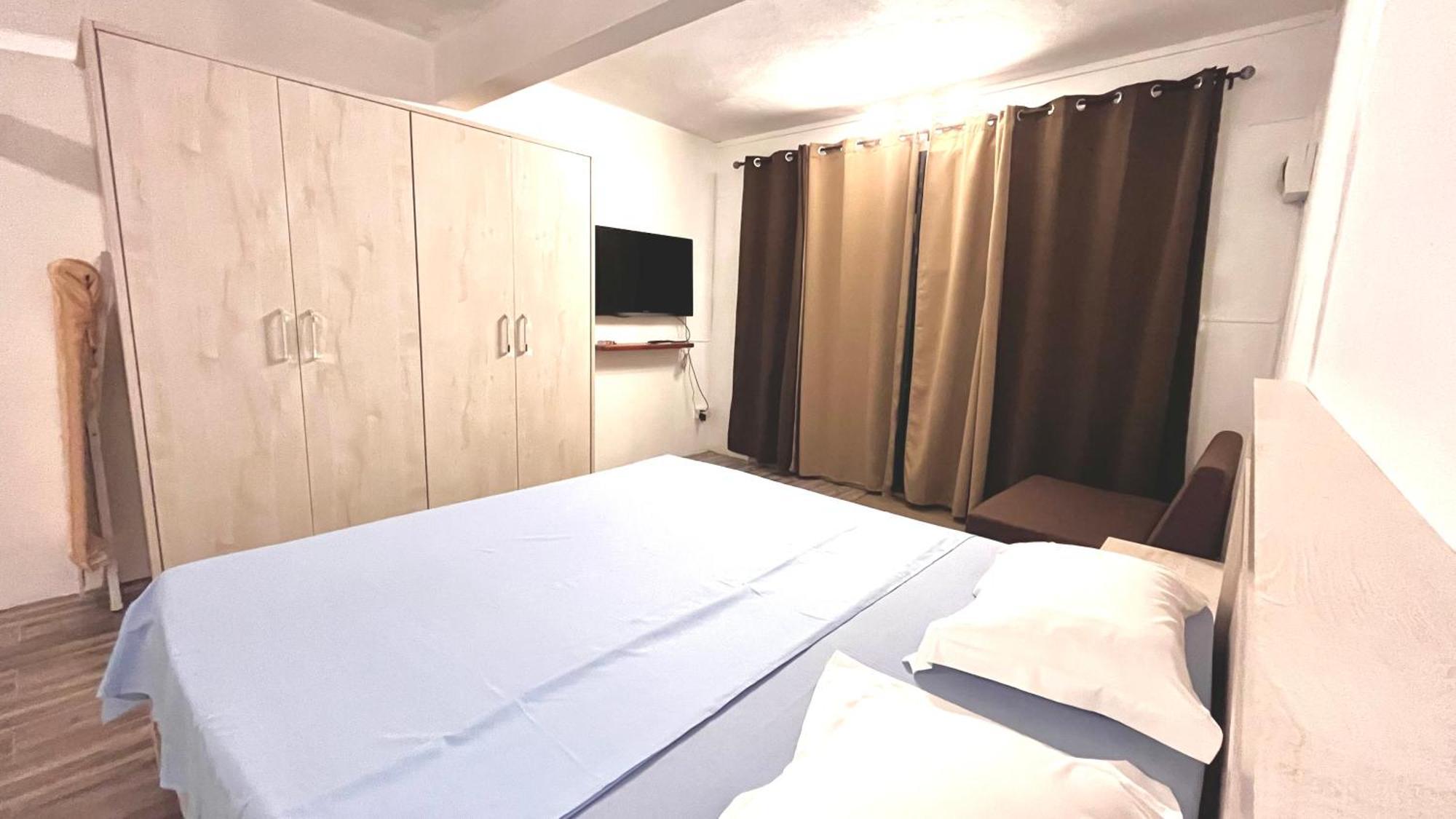 Ebony Apartment & Studio La Gaulette Esterno foto